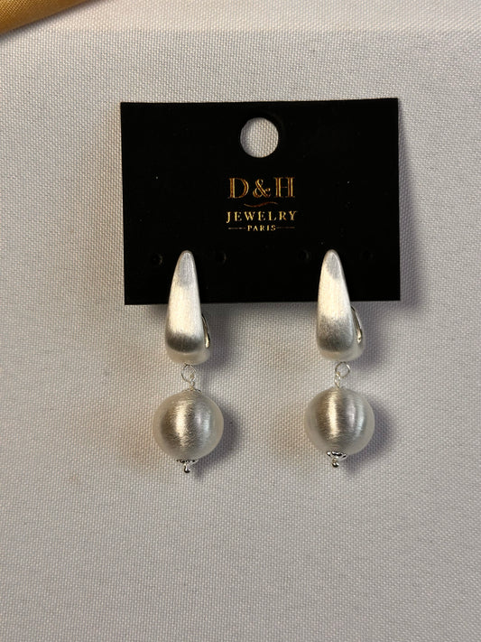 Boucles d’oreilles D&H Jewelry Paris – Design argenté sculptural