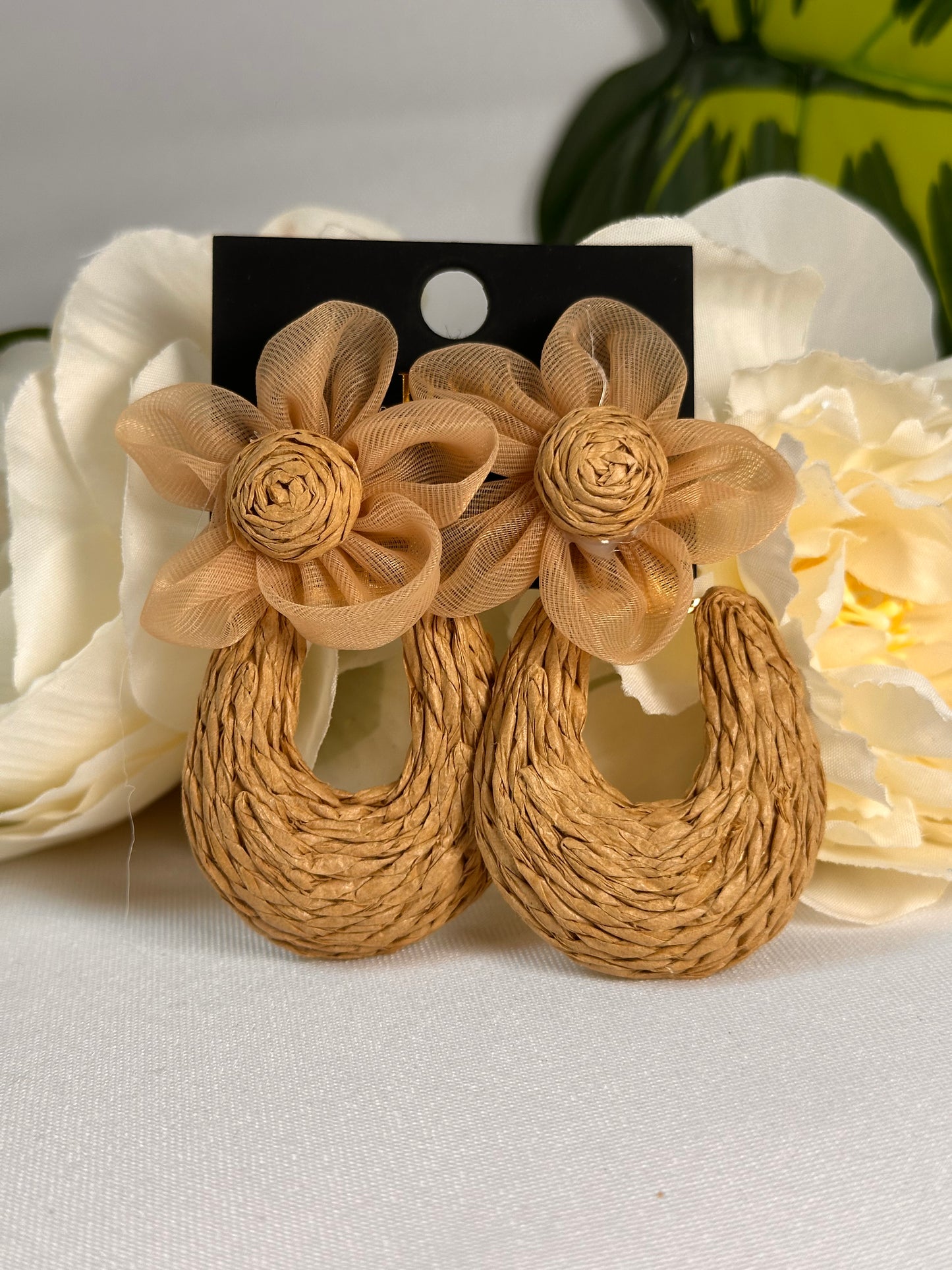 🌼 Boucles d’oreilles fleuries tressées – Style bohème chic