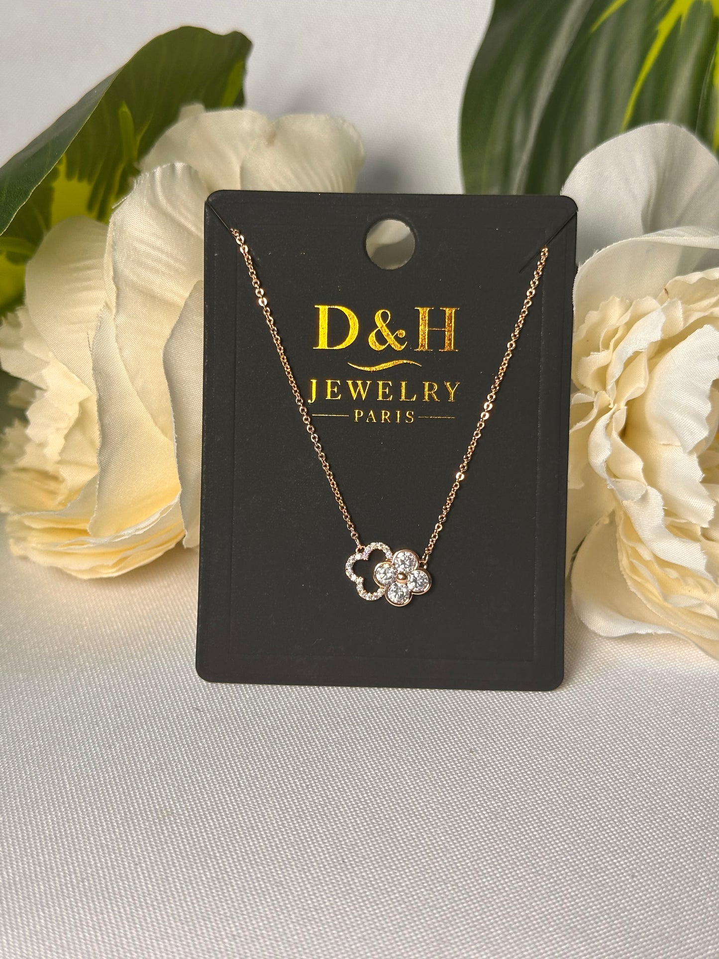 🌸 Collier Fleur Doré – Élégance & Raffinement | D&H Jewelry Paris