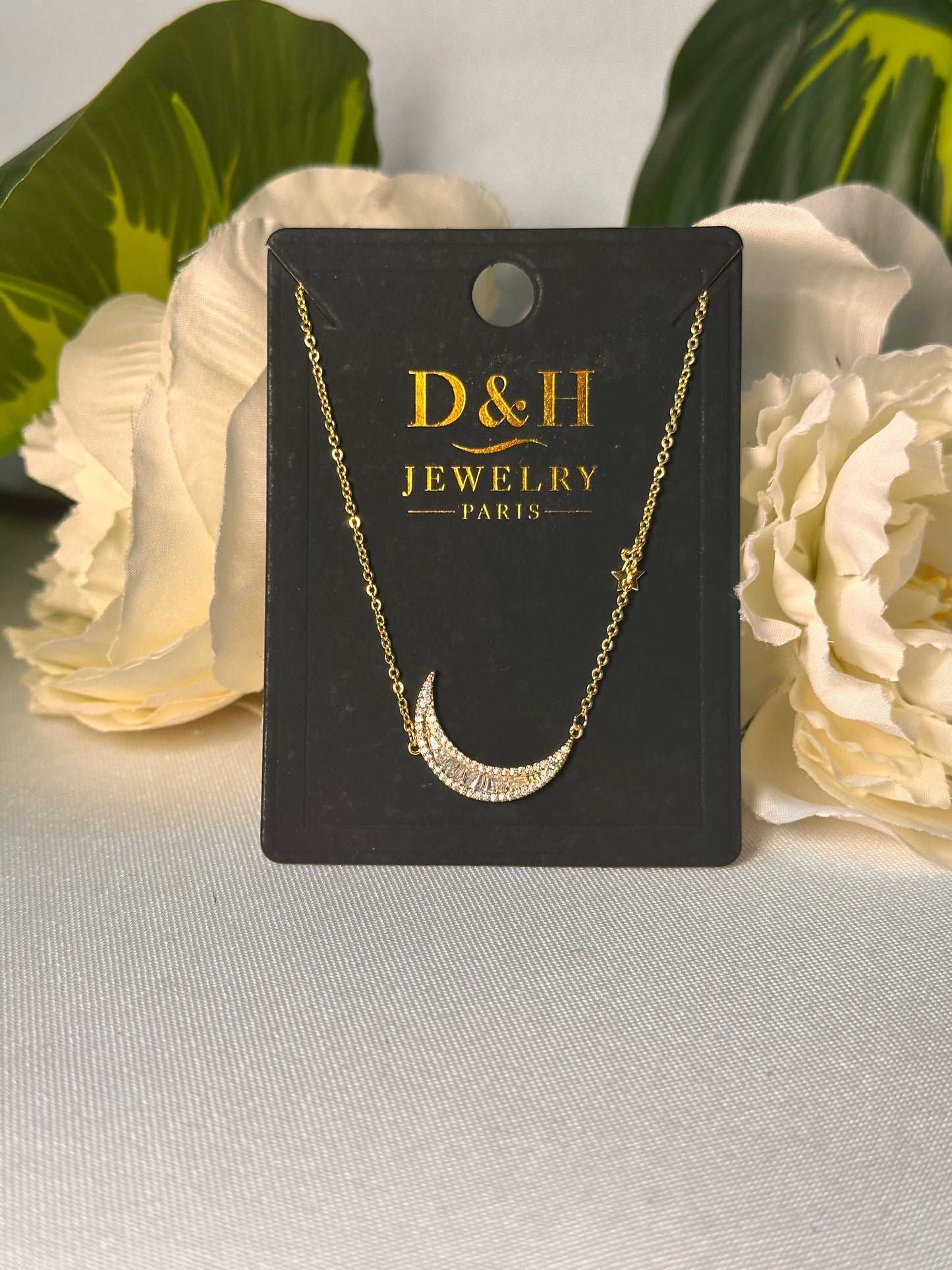 đ Collier Lune DorĂ© Scintillant â D&H Jewelry Paris
