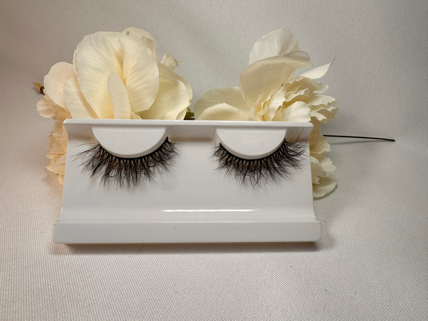 D&H Lashes – Style C110
