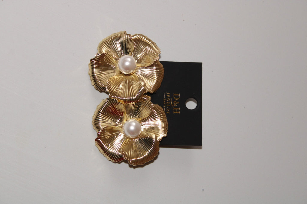 Boucles d’Oreilles Fleur Dorée avec Perle – Élégantes & Chic | D&H Jewelry