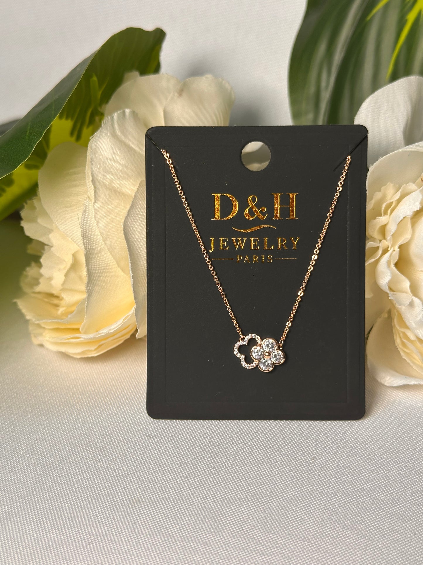 🌸 Collier Fleur Doré – Élégance & Raffinement | D&H Jewelry Paris