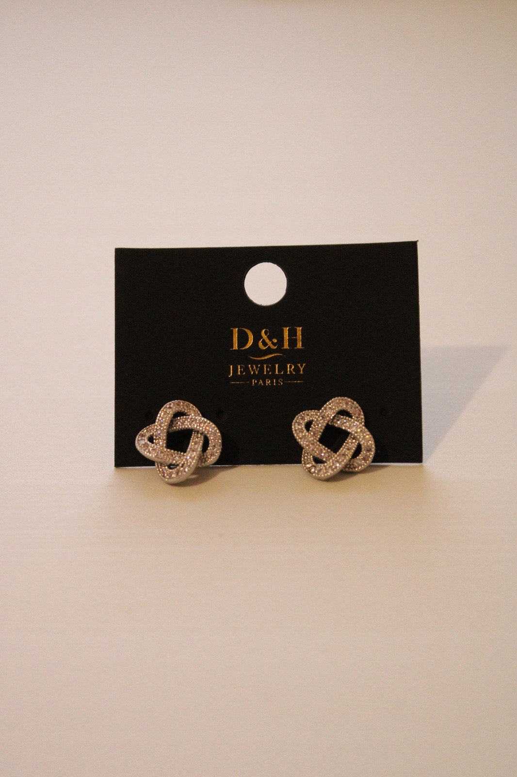 Boucles d’oreilles nœud élégantes D&H Jewelry – Bijoux chic et intemporels pour femme