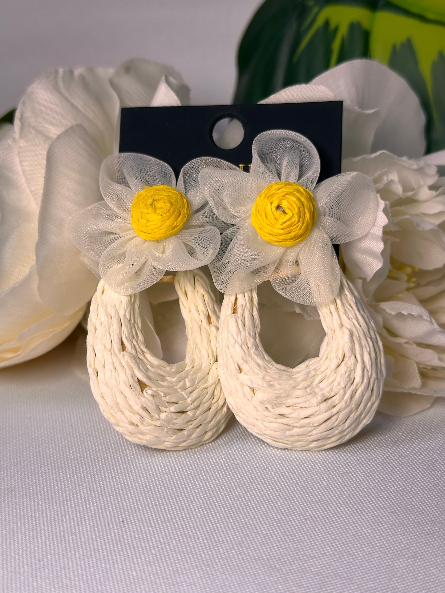 🌼 Boucles d’oreilles fleuries tressées – Style bohème chic