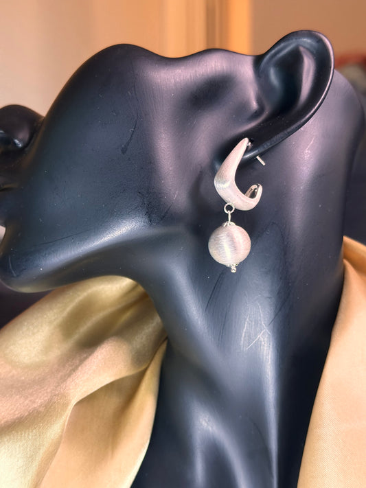 Boucles d’oreilles D&H Jewelry Paris – Design argenté sculptural