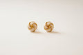 Boucles d’oreilles nœud doré D&H – Bijoux élégants et intemporels pour femme