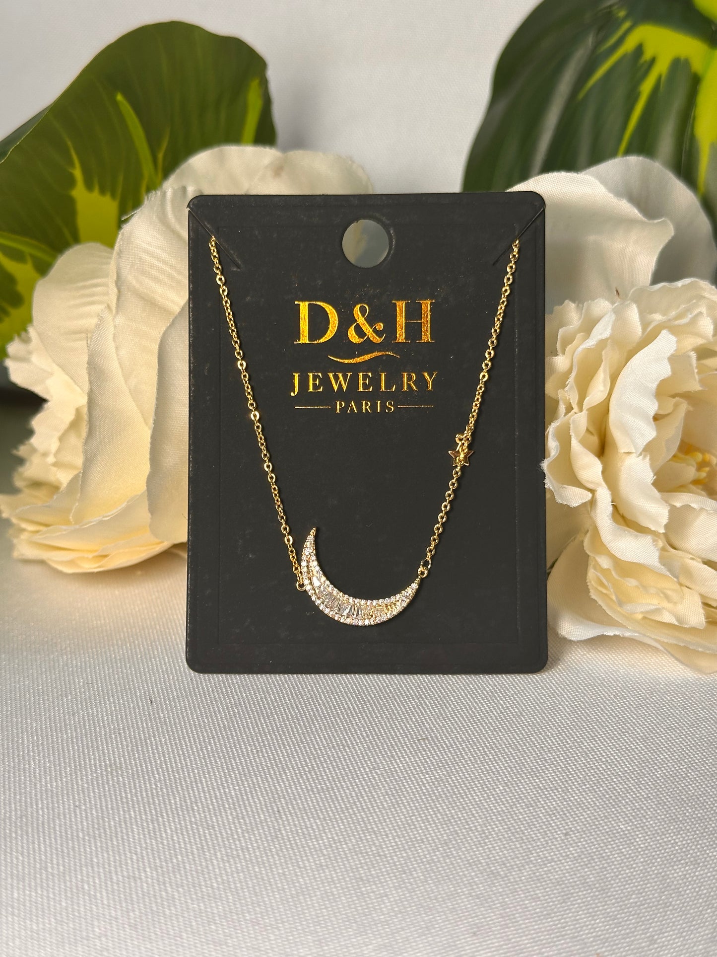 🌙 Collier Lune Doré Scintillant – D&H Jewelry Paris