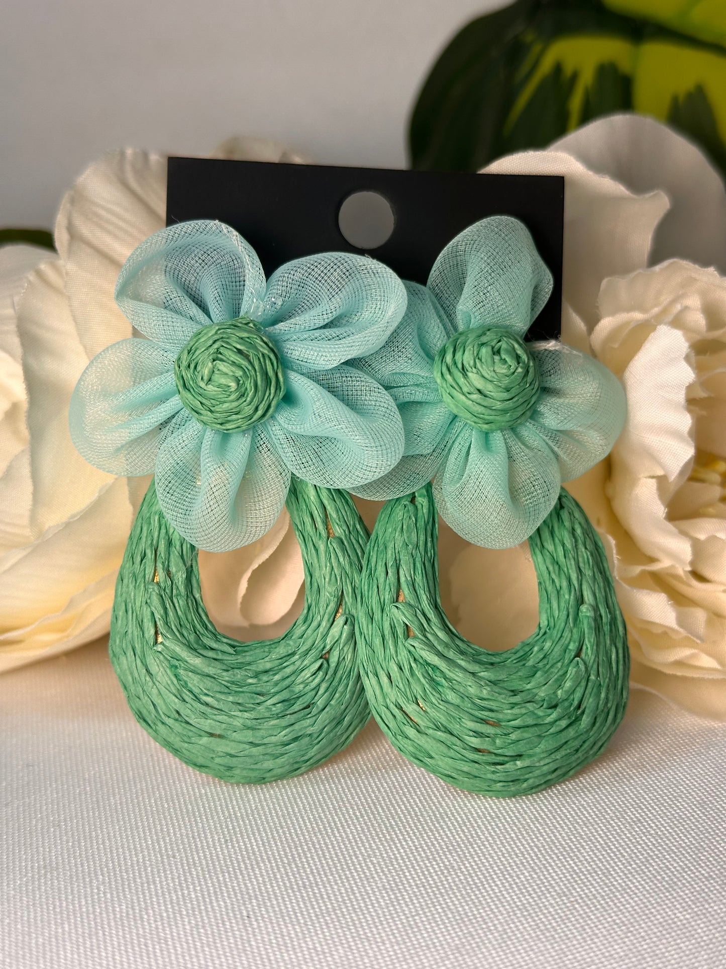 🌼 Boucles d’oreilles fleuries tressées – Style bohème chic