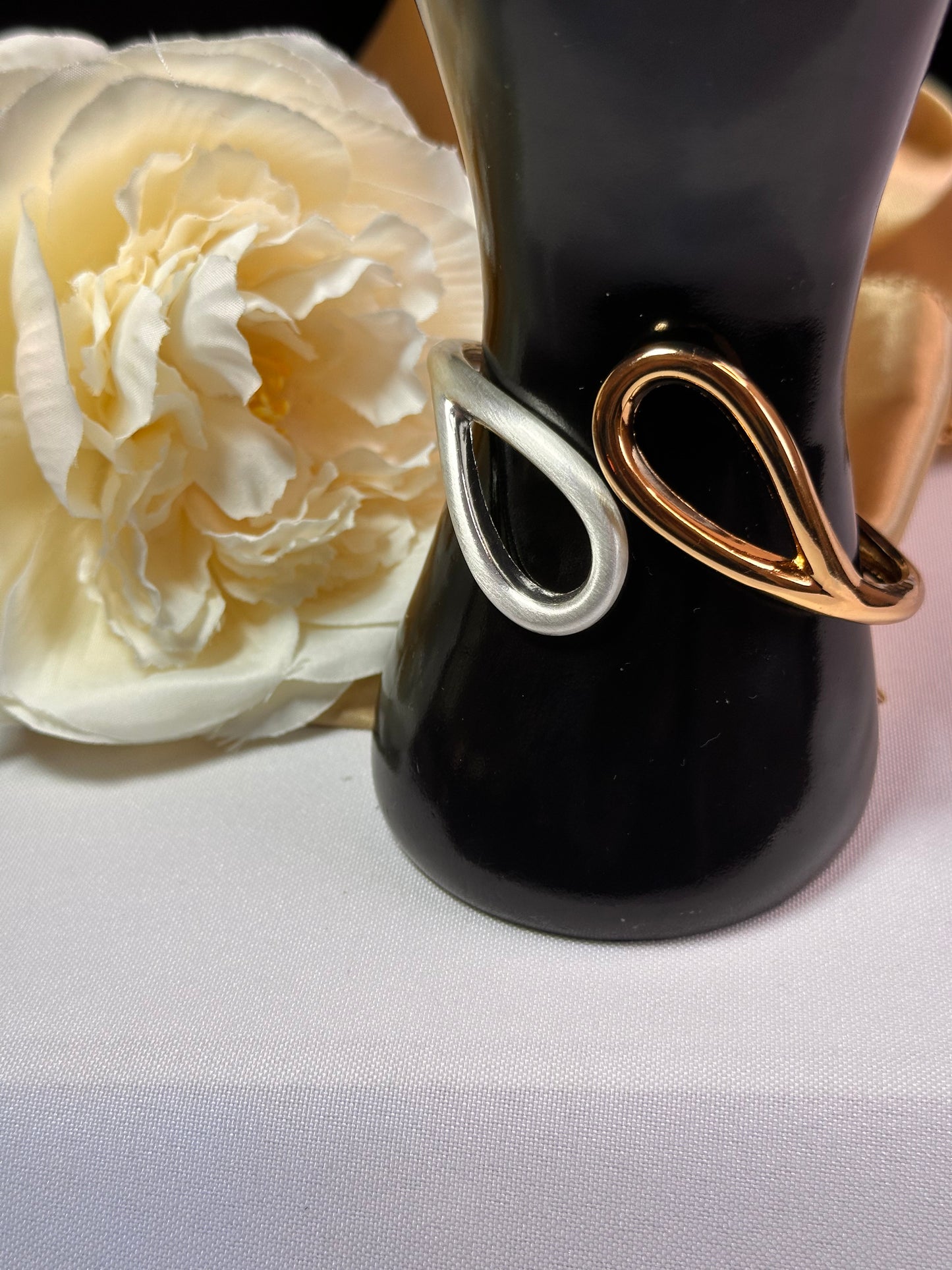 ✨ Bracelet ouvert D&H Jewelry Paris – Bijou femme doré & argenté, design moderne et chic ✨