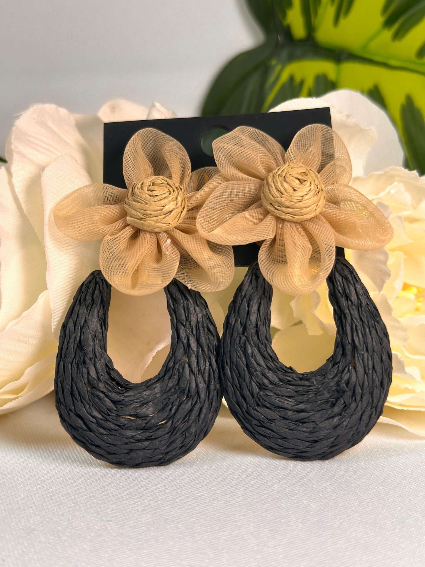 🌼 Boucles d’oreilles fleuries tressées – Style bohème chic