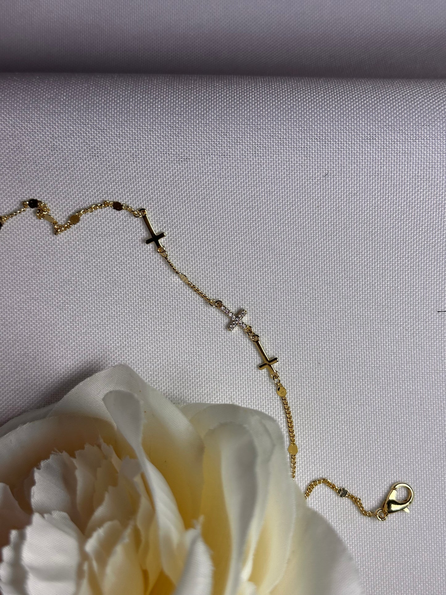 🌟 Bracelet croix doré – D&H Jewelry Paris 🌟