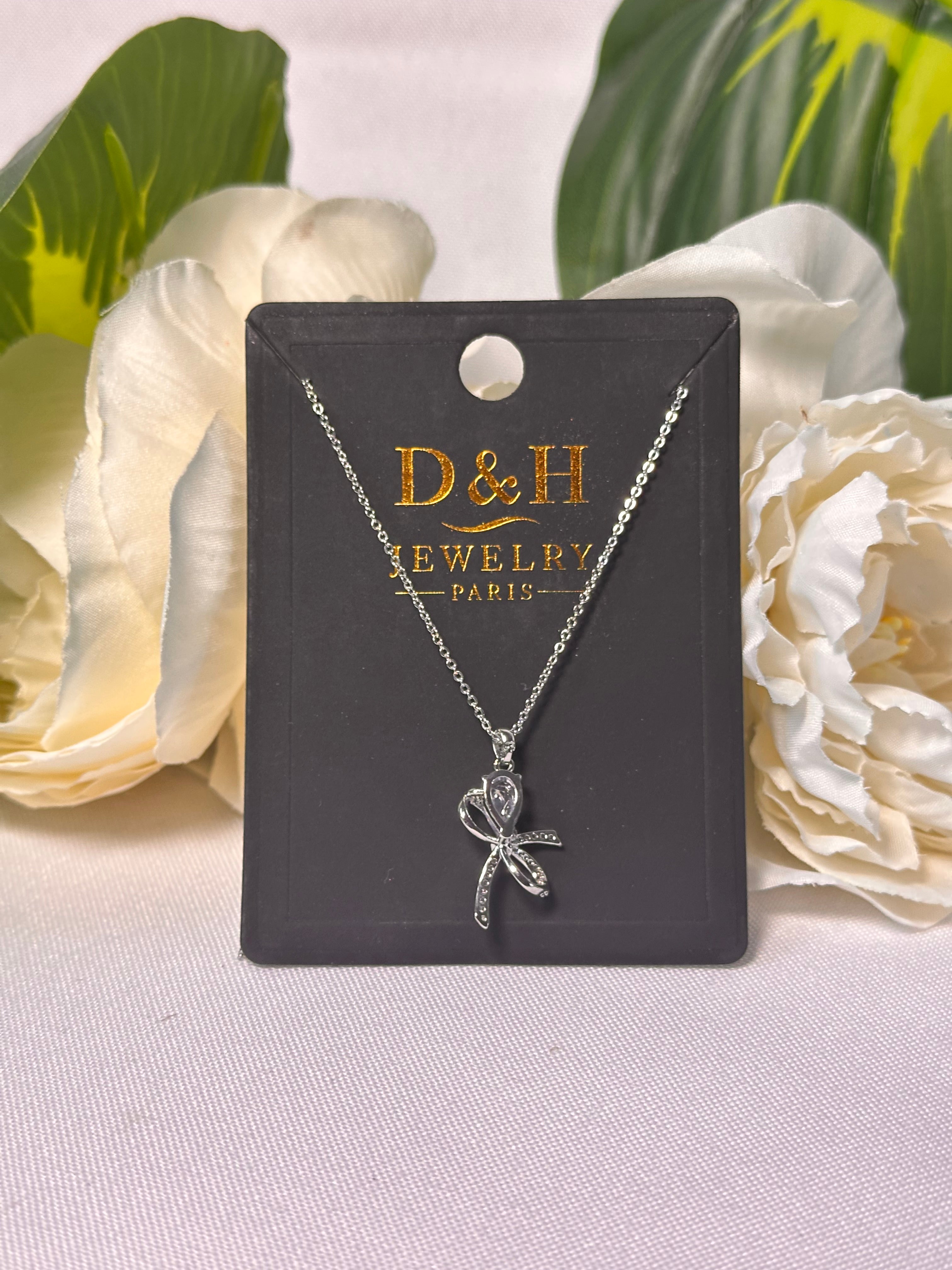 Collier Nœud Élégant Argenté – D&H Jewelry Paris