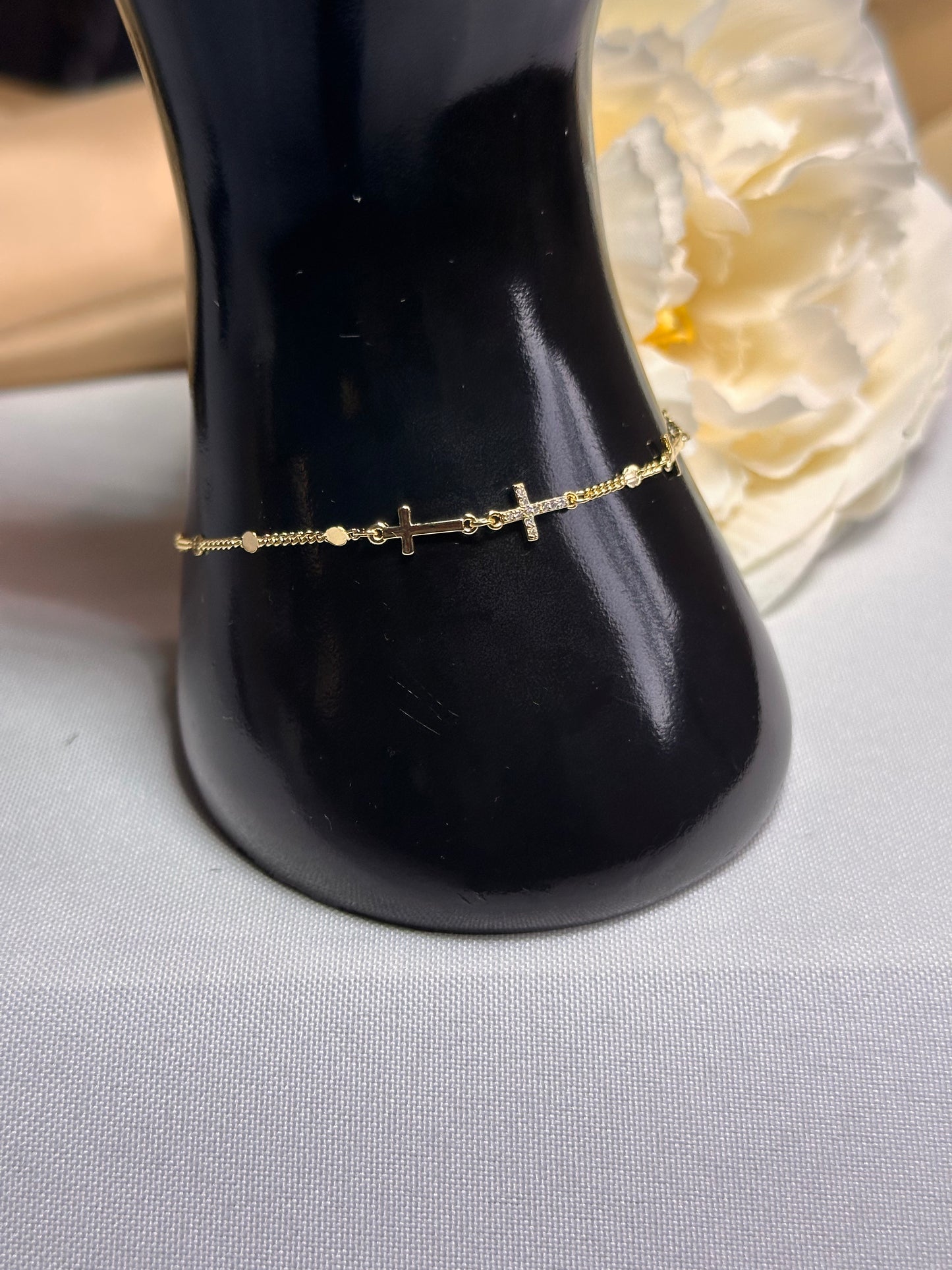 🌟 Bracelet croix doré – D&H Jewelry Paris 🌟