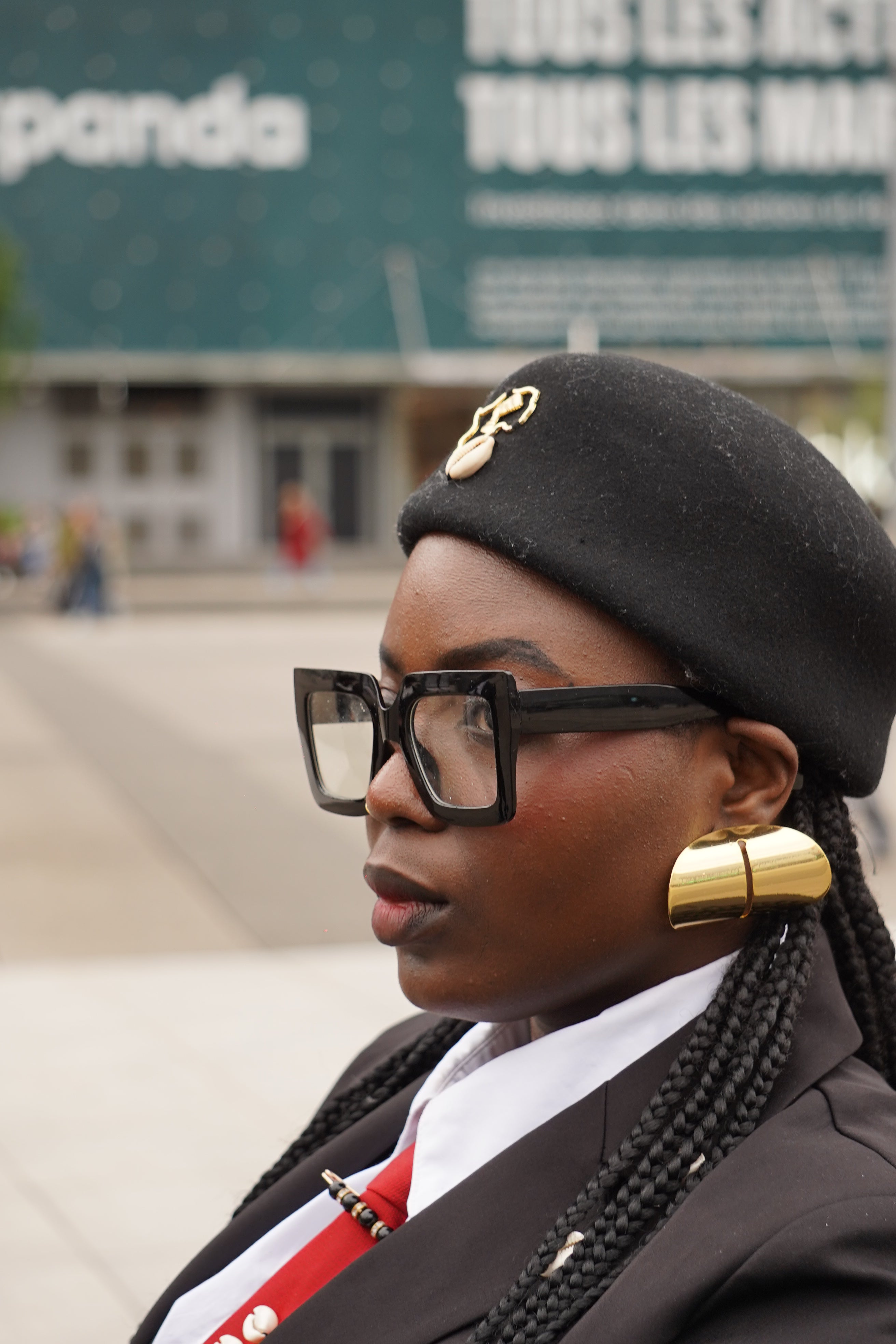 Boucle d’Oreille Manchette Dorée Minimaliste – Élégance Moderne | D&H