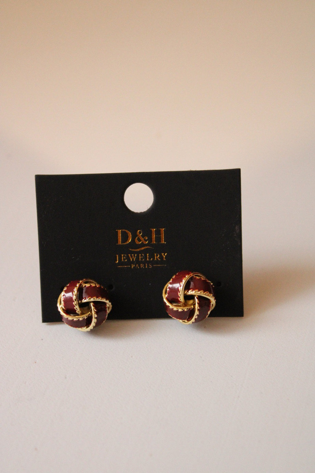 Boucles d’oreilles nœud doré D&H – Bijoux élégants et intemporels pour femme